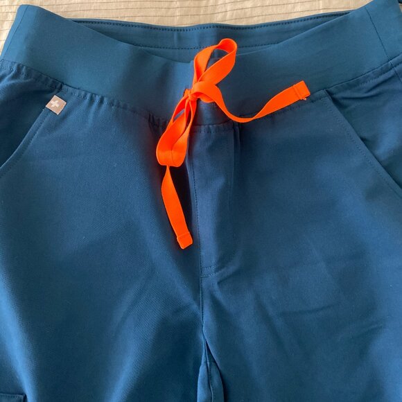 Figs Scrubs - Picture 6 of 8